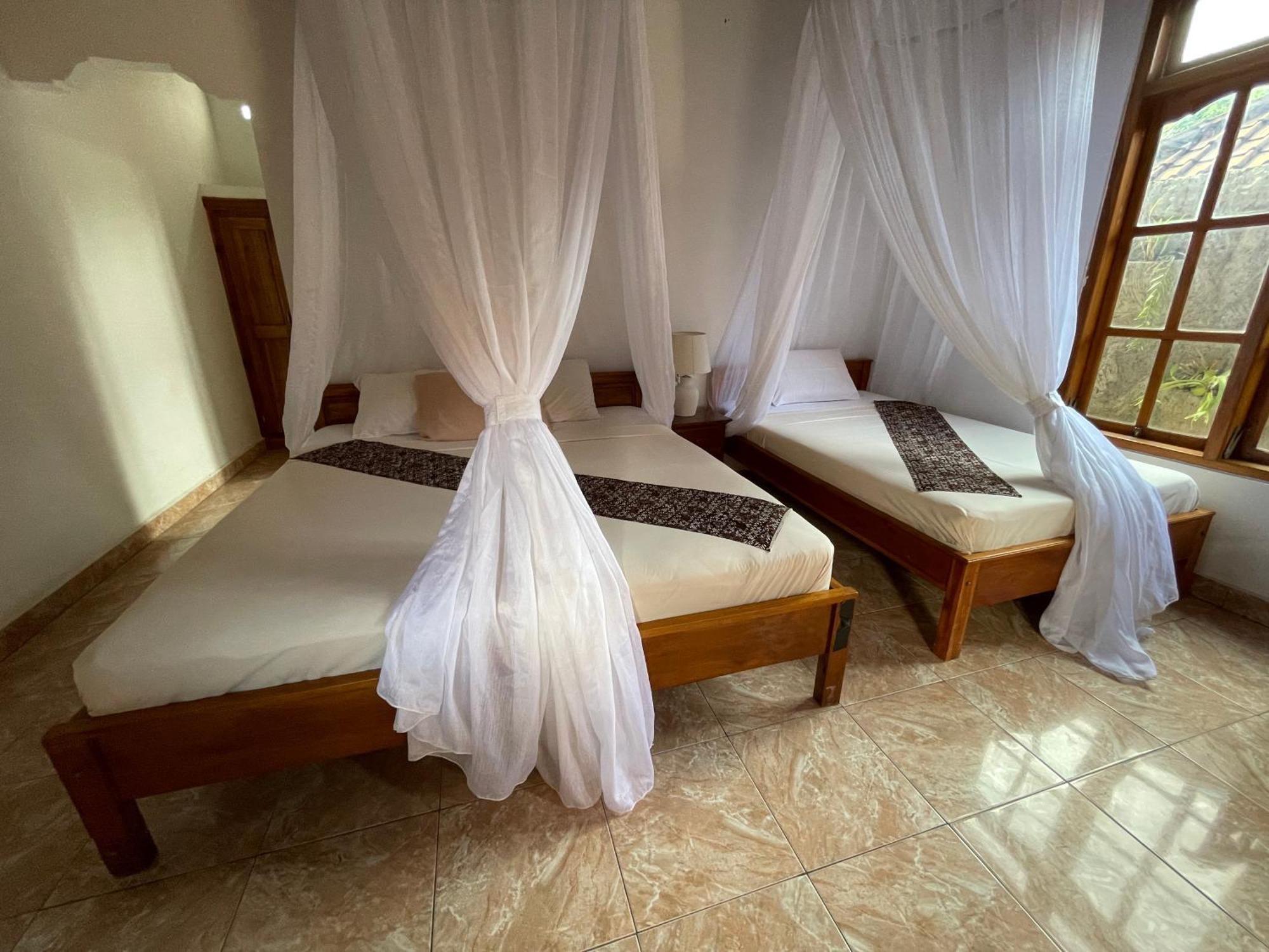 Kubu Elsa Bali Hotel Lovina Værelse billede