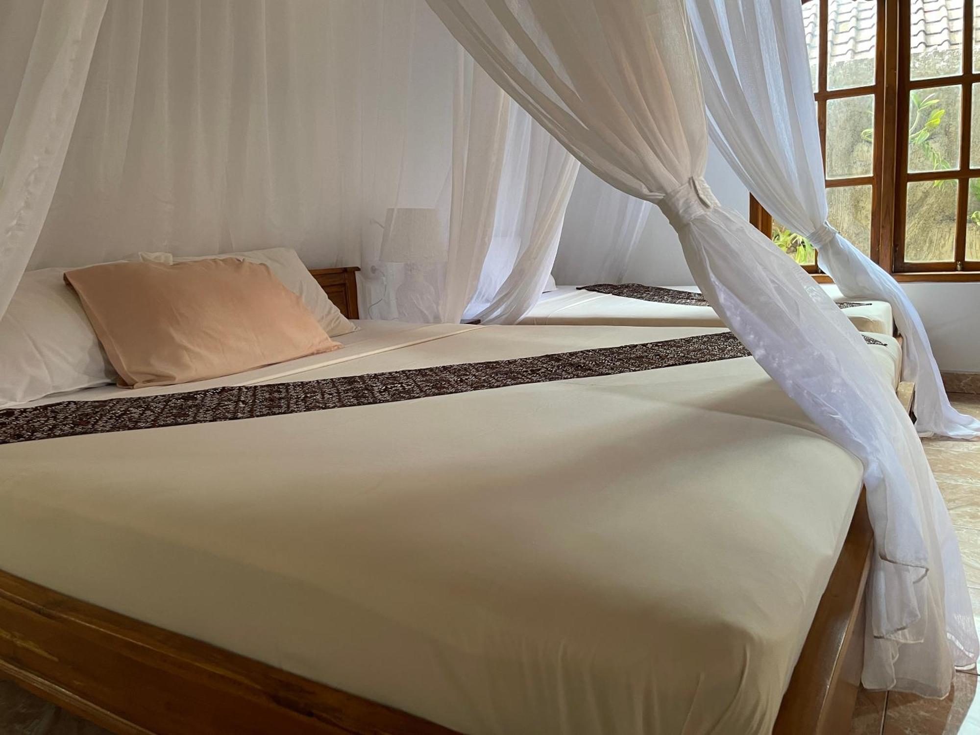 Kubu Elsa Bali Hotel Lovina Værelse billede